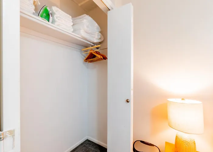 Holiday home Waterfront - Canal Views - Walk To