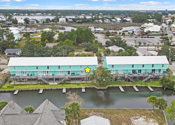 Holiday home Waterfront - Canal Views - Walk To Gulf Shores