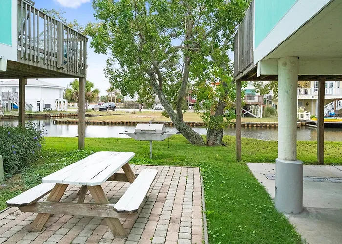 Holiday home Waterfront - Canal Views - Walk To *